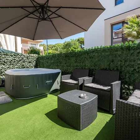 Daire Marila Deluxe 2, Giadino Con Idromassaggio Lido di Jesolo