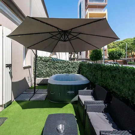 Marila Deluxe 2, Giadino Con Idromassaggio Lido di Jesolo