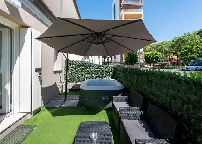 Marila Deluxe 2, Giadino Con Idromassaggio Jesolo